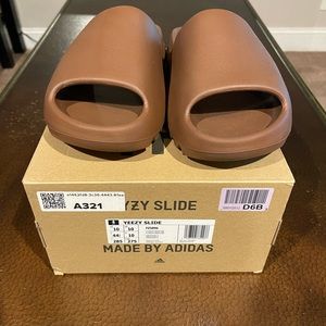 Adidas Yeezy slides flax